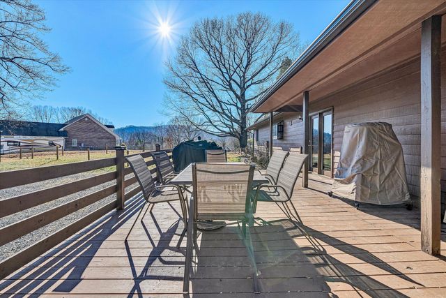 2770 Gravel Hill RD, Vinton, VA 24179