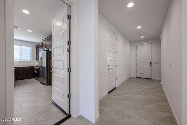 2071 W SIERRA SUNSET Trail, Phoenix, AZ 85085