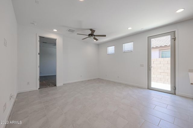 2071 W SIERRA SUNSET Trail, Phoenix, AZ 85085