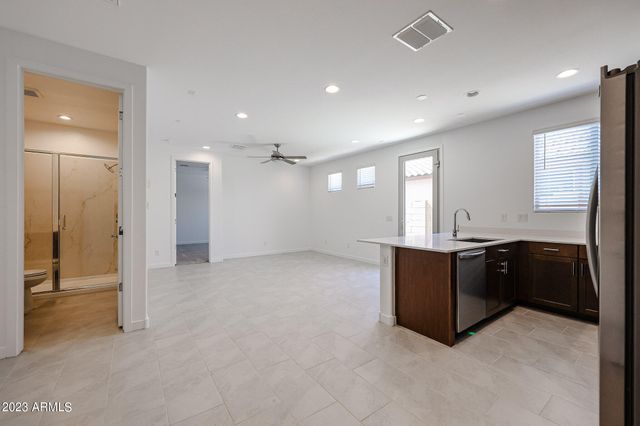 2071 W SIERRA SUNSET Trail, Phoenix, AZ 85085