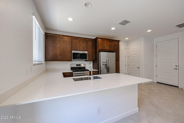 2071 W SIERRA SUNSET Trail, Phoenix, AZ 85085