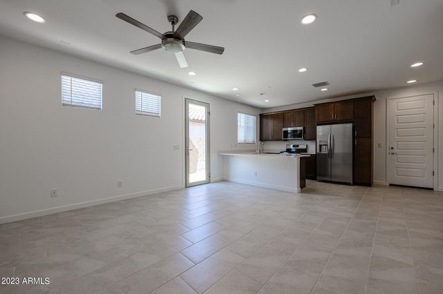 2071 W SIERRA SUNSET Trail, Phoenix, AZ 85085