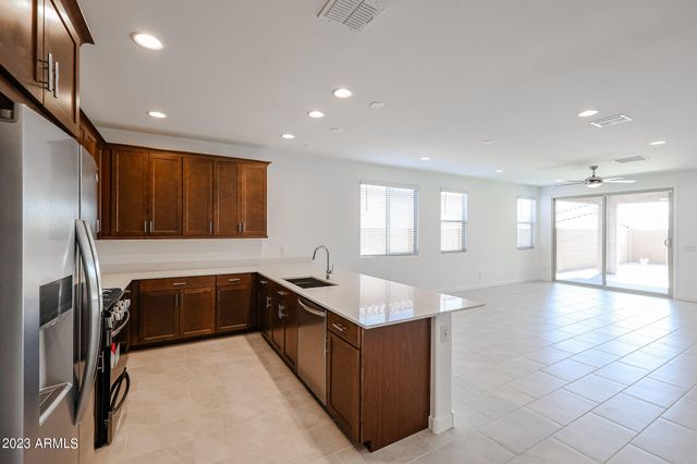 2071 W SIERRA SUNSET Trail, Phoenix, AZ 85085