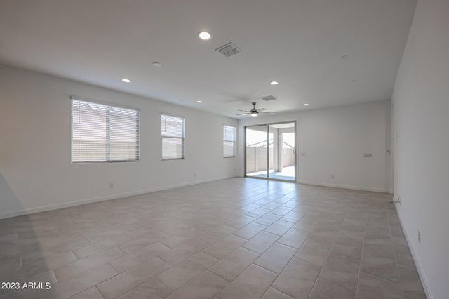 2071 W SIERRA SUNSET Trail, Phoenix, AZ 85085