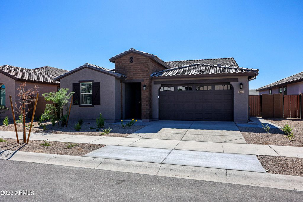 2071 W SIERRA SUNSET Trail, Phoenix, AZ 85085