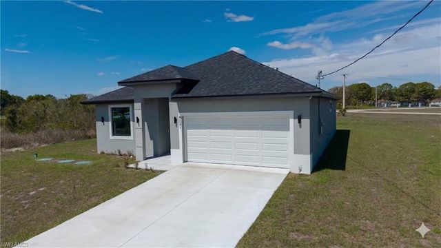 9041 Lamkin CIR, Labelle, FL 33935