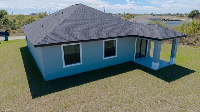 9041 Lamkin CIR, Labelle, FL 33935