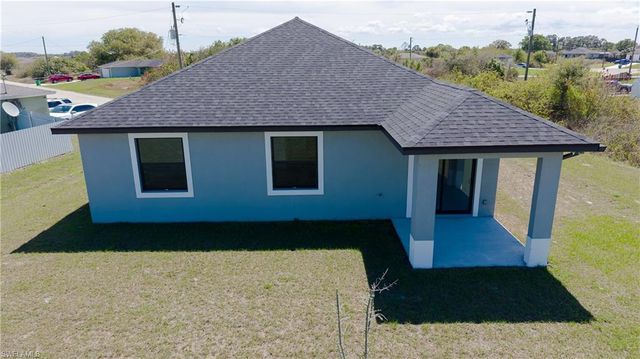 9041 Lamkin CIR, Labelle, FL 33935
