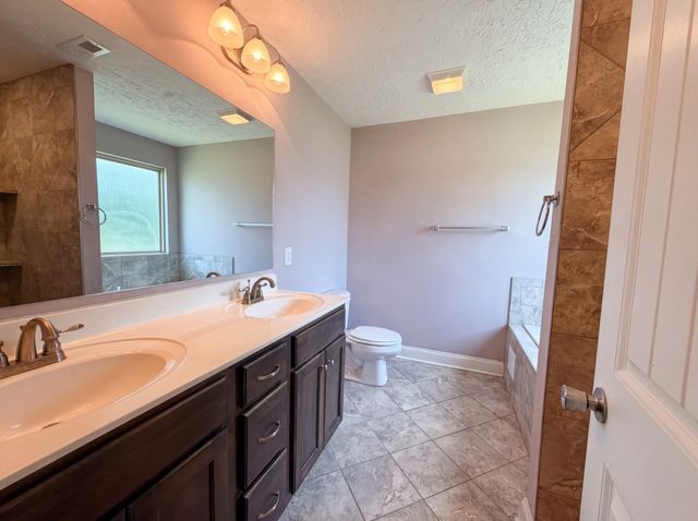 447 Golf Club Ln, Springfield, TN 37172