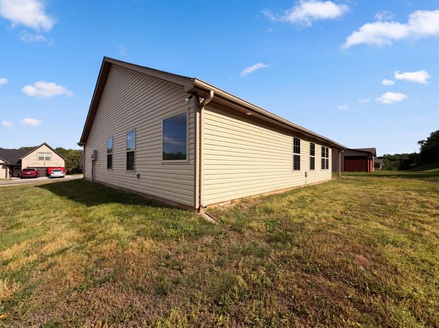 447 Golf Club Ln, Springfield, TN 37172