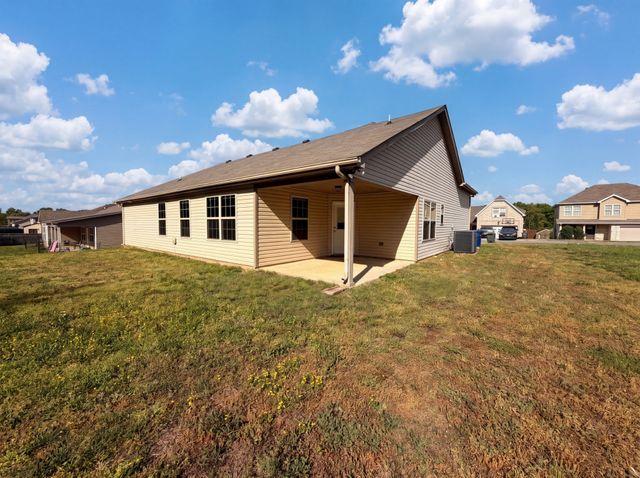 447 Golf Club Ln, Springfield, TN 37172