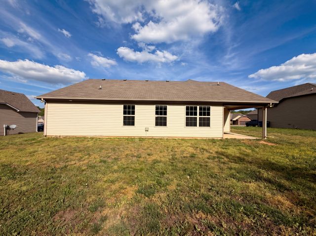 447 Golf Club Ln, Springfield, TN 37172