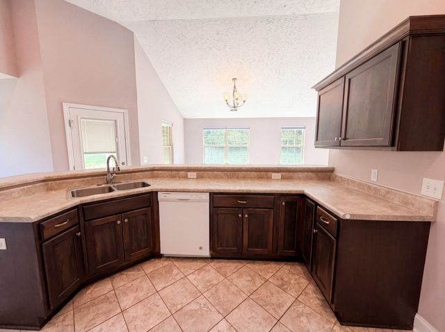 447 Golf Club Ln, Springfield, TN 37172
