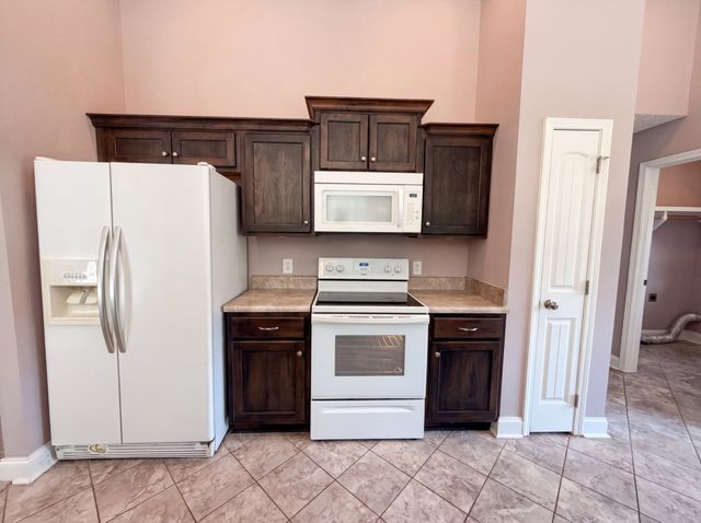 447 Golf Club Ln, Springfield, TN 37172