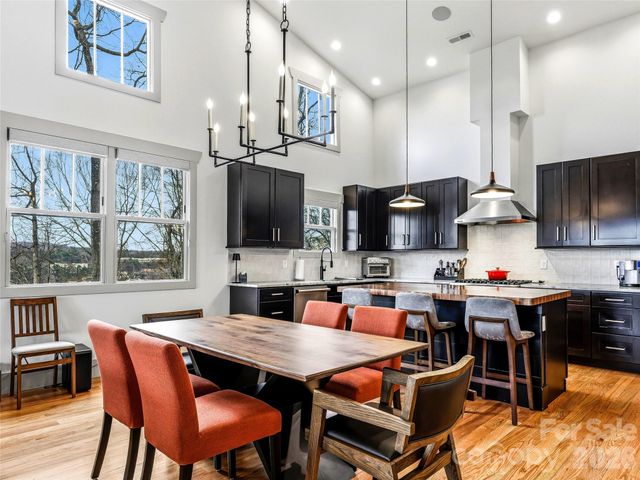 80 Caledonia Road, Asheville, NC 28803