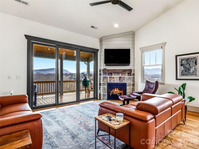 80 Caledonia Road, Asheville, NC 28803