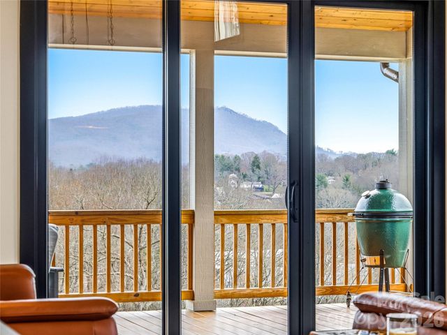 80 Caledonia Road, Asheville, NC 28803