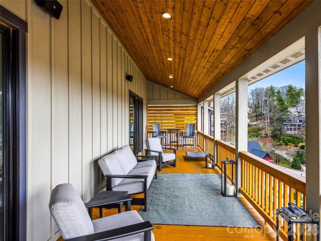 80 Caledonia Road, Asheville, NC 28803