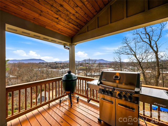 80 Caledonia Road, Asheville, NC 28803