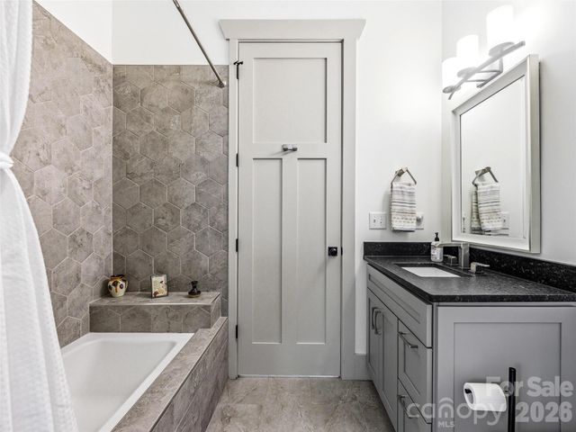 80 Caledonia Road, Asheville, NC 28803