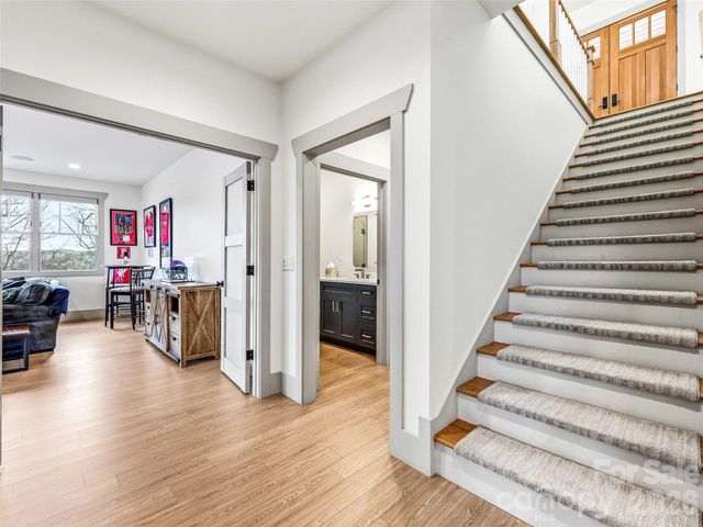 80 Caledonia Road, Asheville, NC 28803