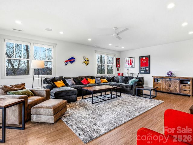 80 Caledonia Road, Asheville, NC 28803