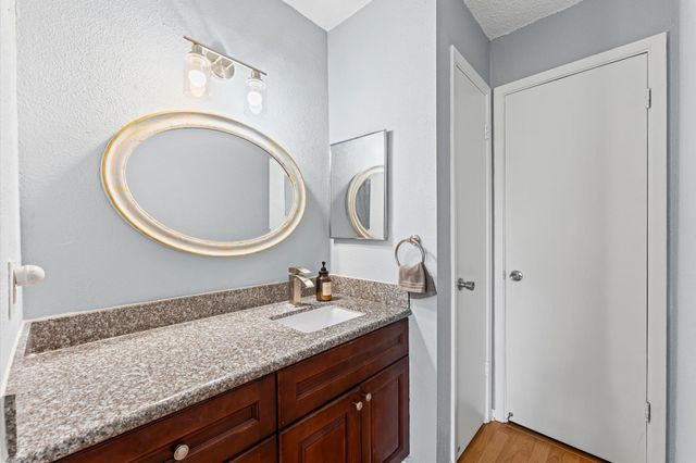 1516 Bay Area Boulevard B8, Houston, TX 77058