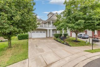 1526 Dewsbury Dr, Murfreesboro, TN 37128