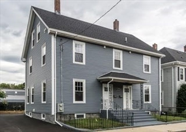 127 Pond Street 1, Waltham, MA 02451
