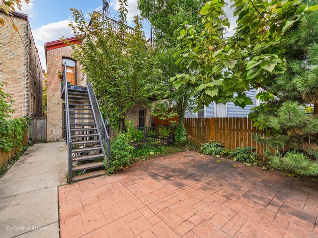 1830 W Huron Street 2, Chicago, IL 60622
