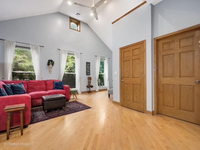 1830 W Huron Street 2, Chicago, IL 60622
