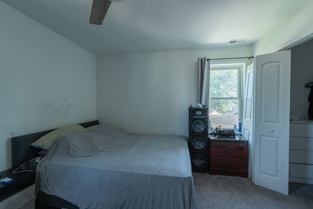 8421 S SCOTTSDALE Avenue, Chicago, IL 60652