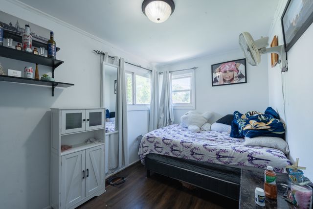 8421 S SCOTTSDALE Avenue, Chicago, IL 60652