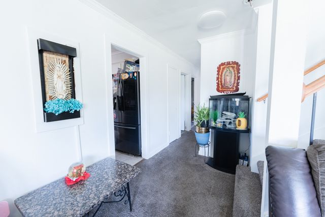 8421 S SCOTTSDALE Avenue, Chicago, IL 60652