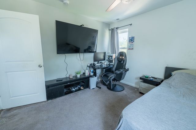 8421 S SCOTTSDALE Avenue, Chicago, IL 60652