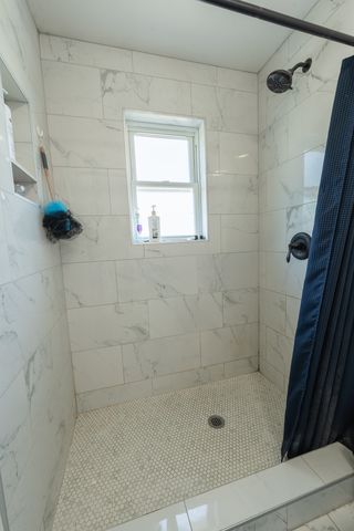8421 S SCOTTSDALE Avenue, Chicago, IL 60652
