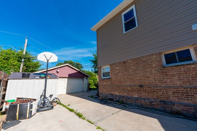 8421 S SCOTTSDALE Avenue, Chicago, IL 60652