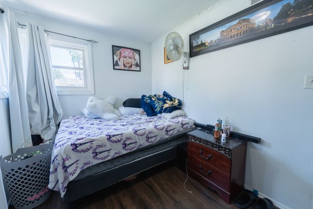 8421 S SCOTTSDALE Avenue, Chicago, IL 60652