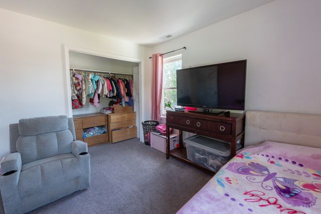 8421 S SCOTTSDALE Avenue, Chicago, IL 60652