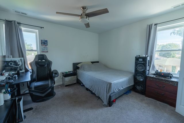 8421 S SCOTTSDALE Avenue, Chicago, IL 60652