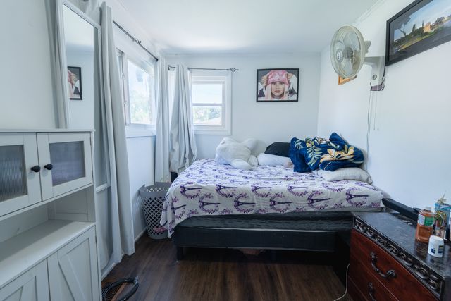 8421 S SCOTTSDALE Avenue, Chicago, IL 60652