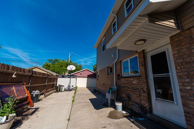 8421 S SCOTTSDALE Avenue, Chicago, IL 60652