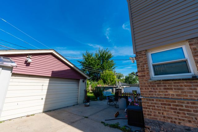8421 S SCOTTSDALE Avenue, Chicago, IL 60652