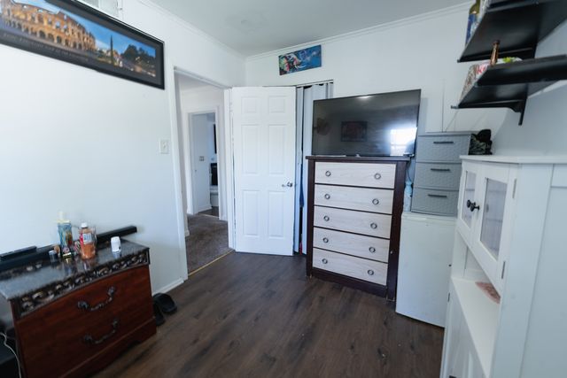 8421 S SCOTTSDALE Avenue, Chicago, IL 60652