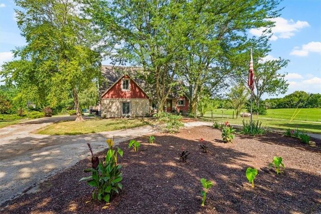 26001 S Stark Road, Peculiar, MO 64078