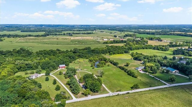 26001 S Stark Road, Peculiar, MO 64078