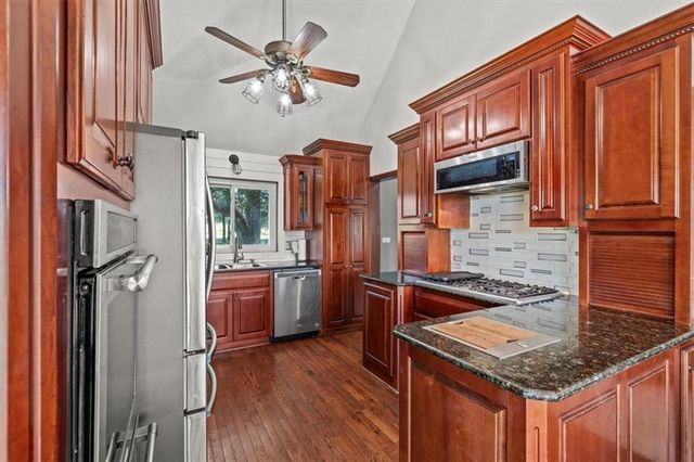 26001 S Stark Road, Peculiar, MO 64078