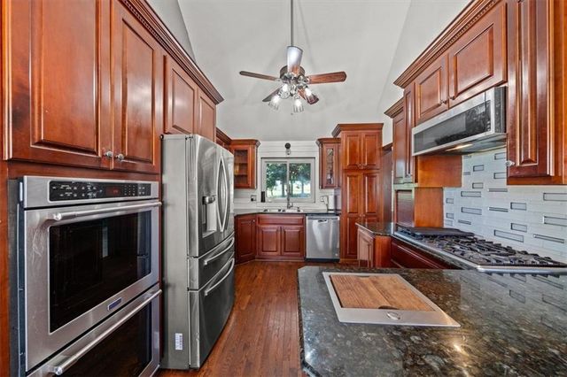 26001 S Stark Road, Peculiar, MO 64078