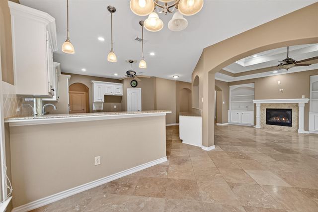 15 Wick Willow Road, Montgomery, TX 77356