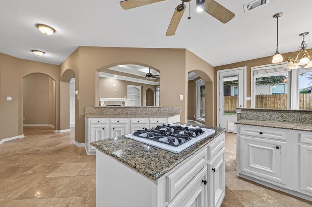 15 Wick Willow Road, Montgomery, TX 77356